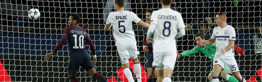  巴黎圣日耳曼主场大胜昂热稳固榜首位置  