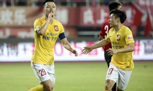  西汉姆联反击效率高，闪电战速决保级队