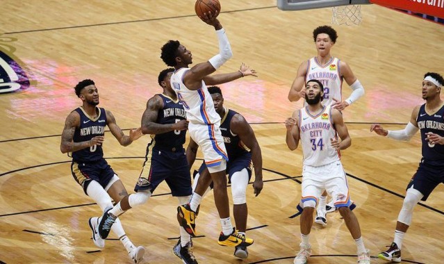  亚历山大全面发挥雷霆终结勇士四连胜