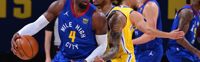  勇士惨败掘金，库里空砍四十分  