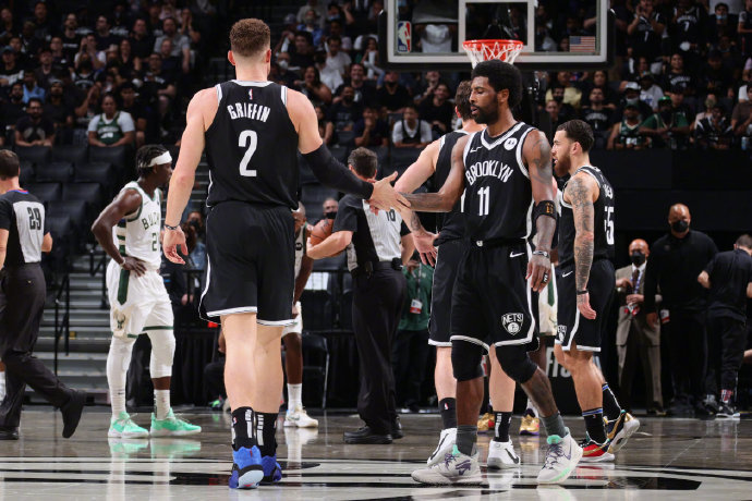  恩比德狂揽50+篮板，76人双加时鏖战击败篮网