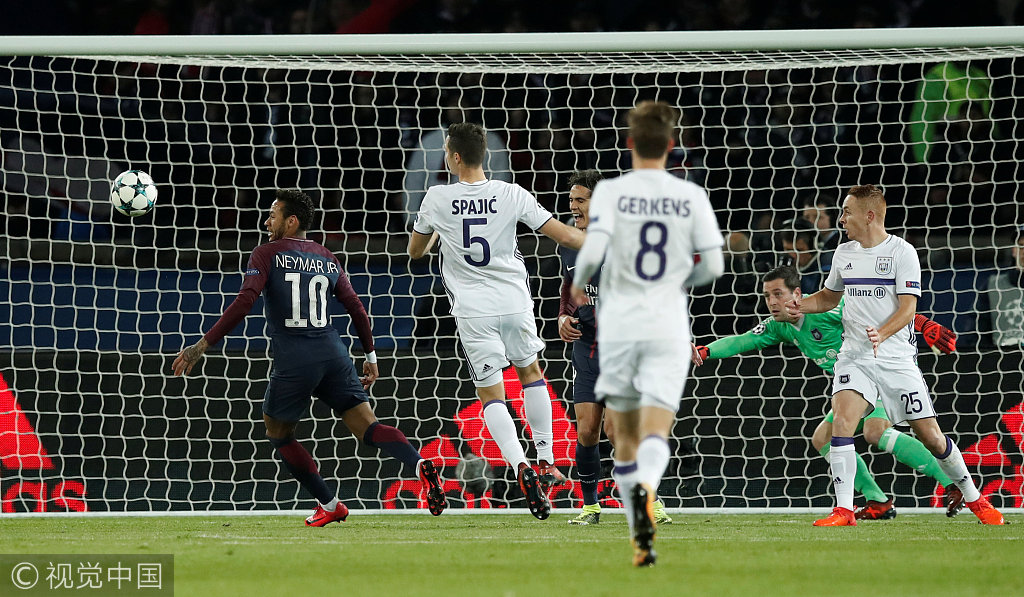  巴黎圣日耳曼主场大胜昂热稳固榜首位置  